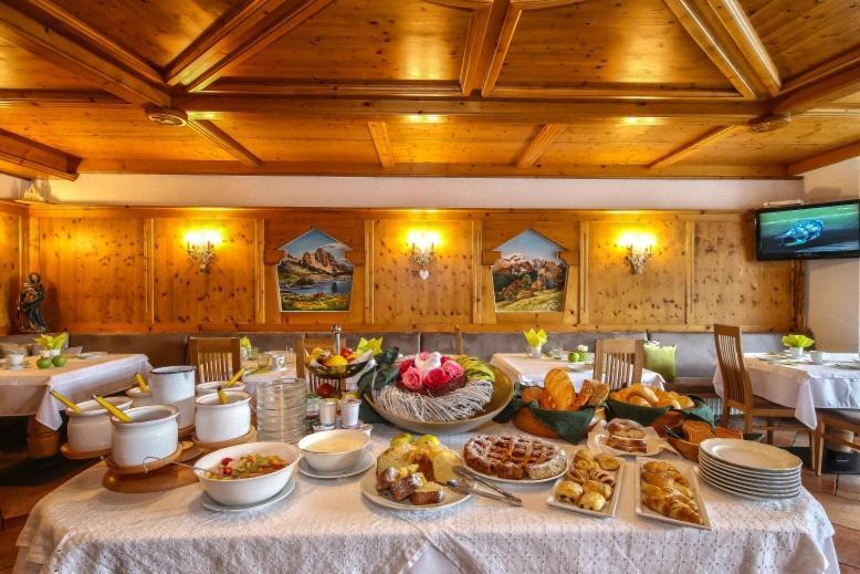 Отель Ciasa Montanara Ла Вилла Экстерьер фото